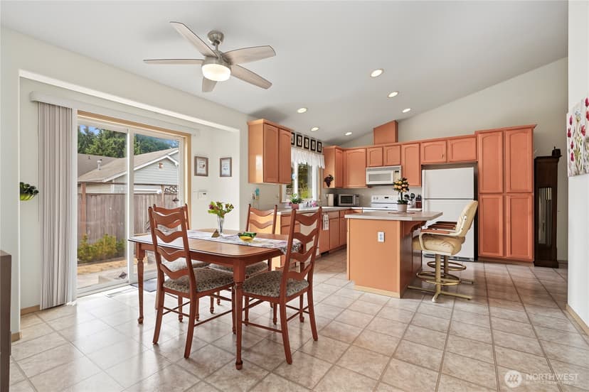 Property photo for 11128 135th Street Ct E, Puyallup photo 6