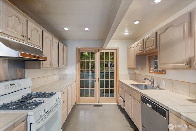 Property photo for 11127 NE Wing Point Drive, Bainbridge Island photo 19