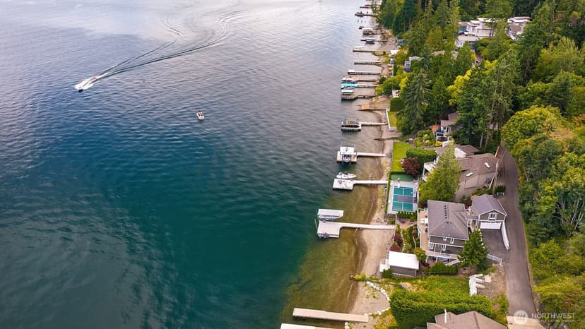 Property photo for 672 W Lake Sammamish Parkway NE, Bellevue photo 12