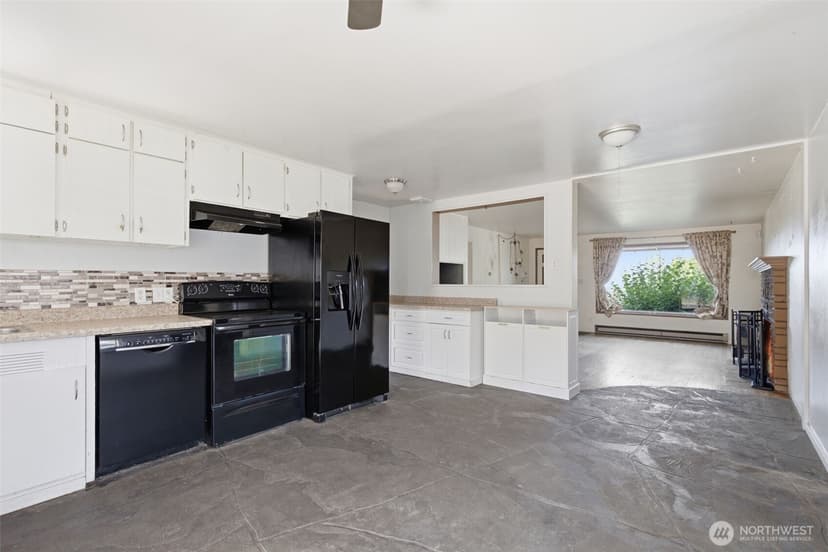 Property photo for 232 Bridgeway, Everett photo 13