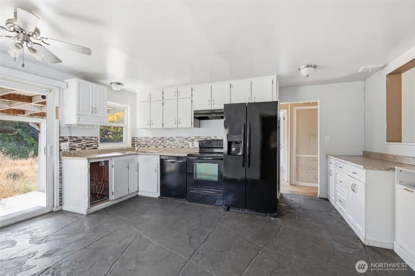 Property photo for 232 Bridgeway, Everett photo 11