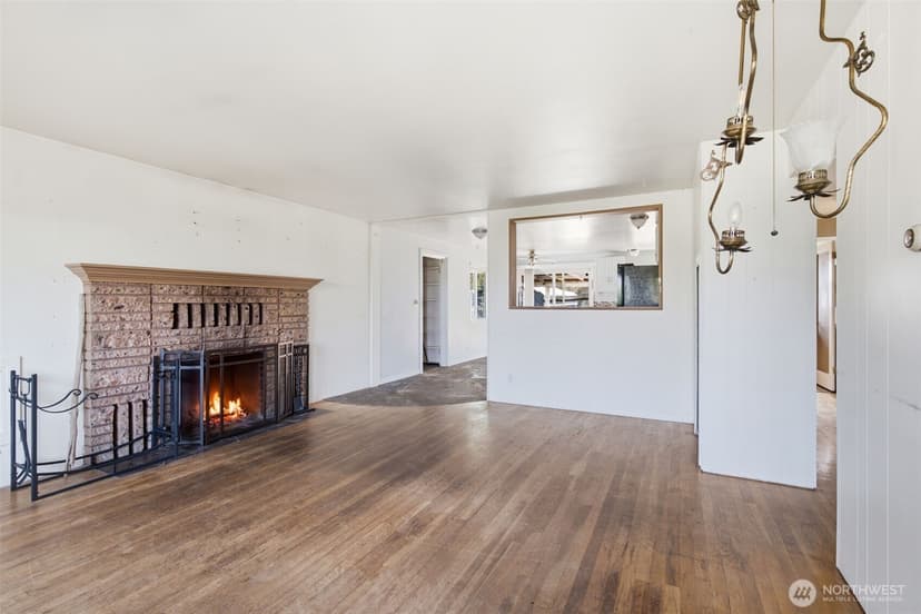 Property photo for 232 Bridgeway, Everett photo 6