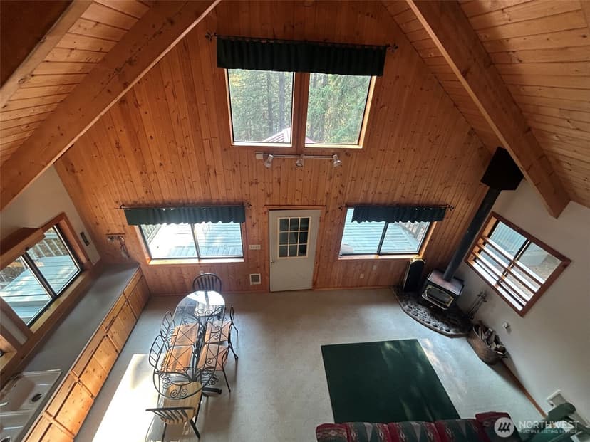 Property photo for 565 Lakeview Drive, Ronald photo 22