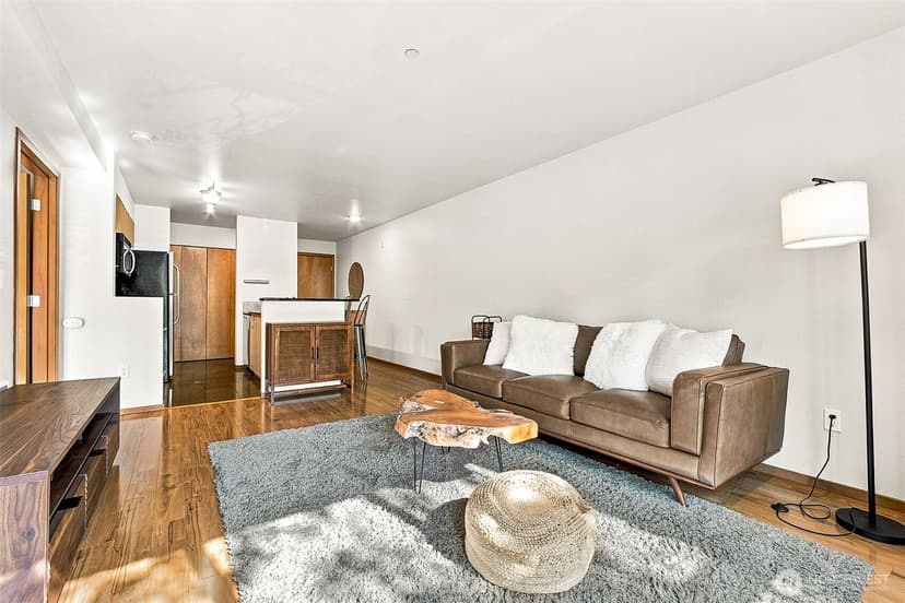 Property photo for 412 11th Avenue #303, Seattle photo 6