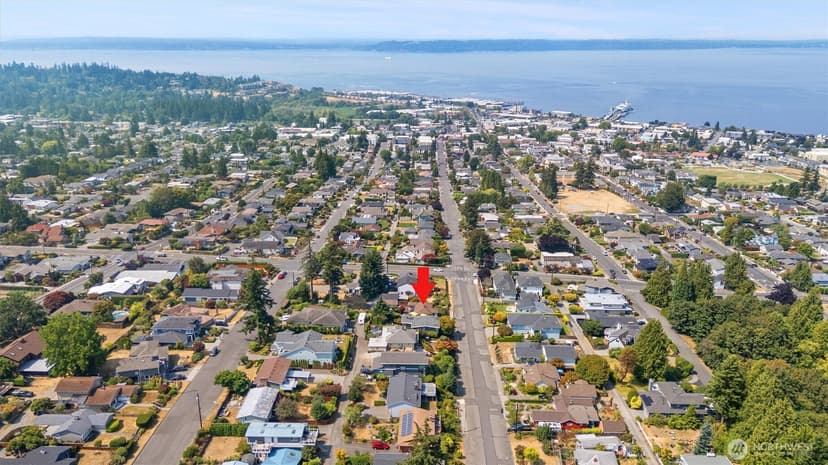 Property photo for 920 Maple Street, Edmonds photo 27