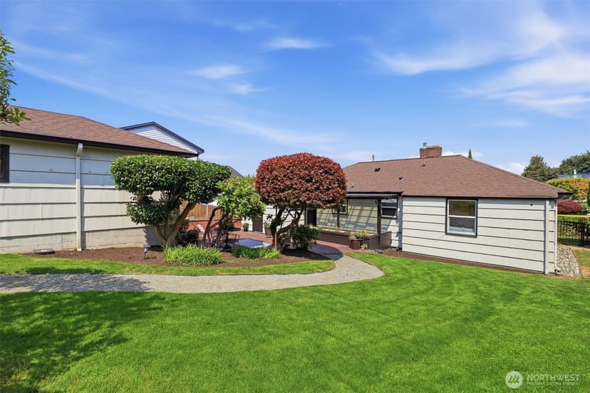 Property photo for 920 Maple Street, Edmonds photo 6