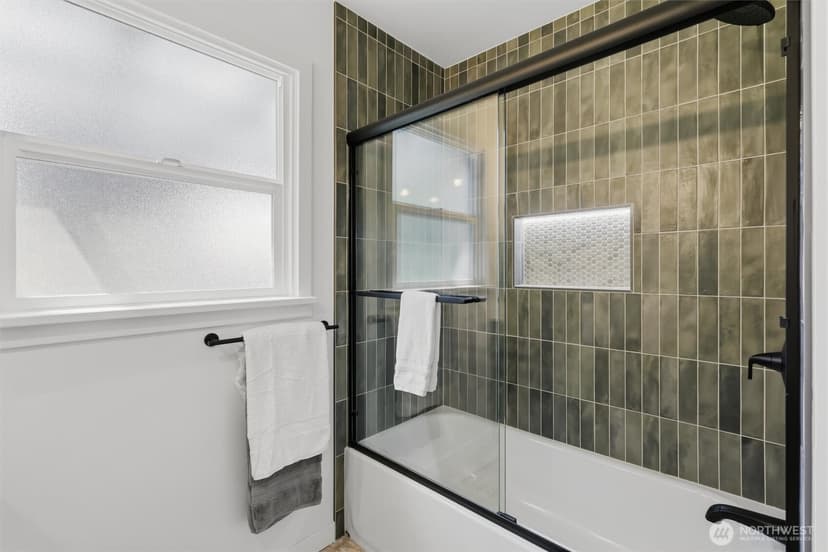 Property photo for 920 Maple Street, Edmonds photo 37
