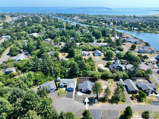 Property photo for 821 Shark Court SW, Ocean Shores photo 5