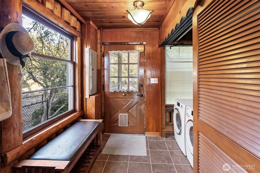 Property photo for 4420 Sunset Beach Road W, University Place photo 2