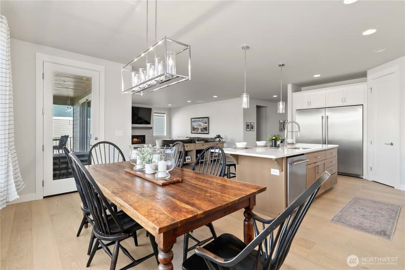 Property photo for 33473 Walnut Avenue SE, Black Diamond photo 9