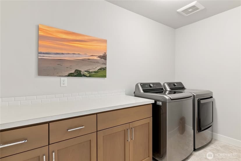 Property photo for 33473 Walnut Avenue SE, Black Diamond photo 24