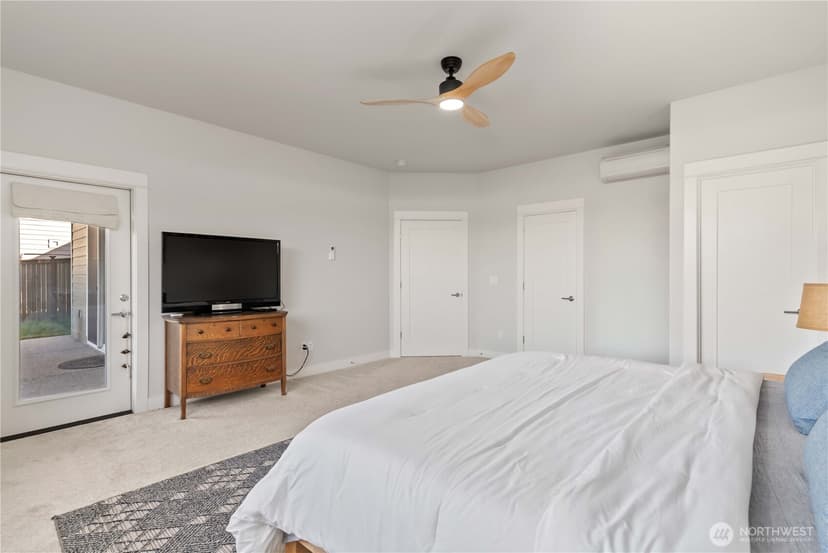 Property photo for 33473 Walnut Avenue SE, Black Diamond photo 26
