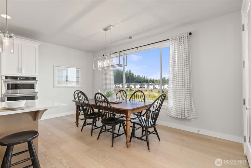 Property photo for 33473 Walnut Avenue SE, Black Diamond photo 10