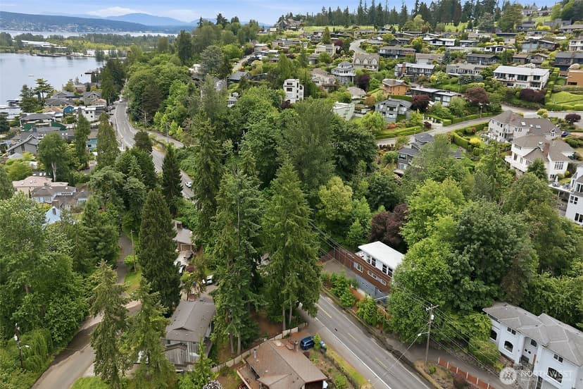 Property photo for 9007 Sand Point Way NE, Seattle photo 4