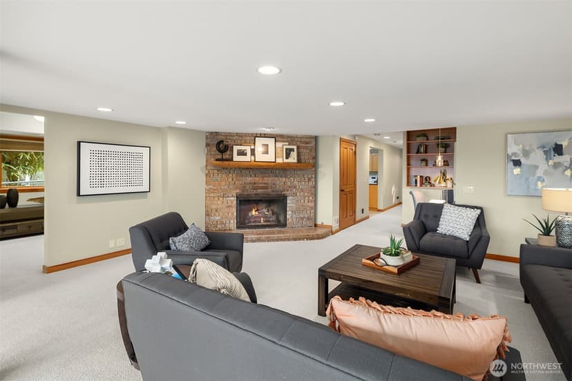 Property photo for 9418 SE 33rd Street, Mercer Island photo 23