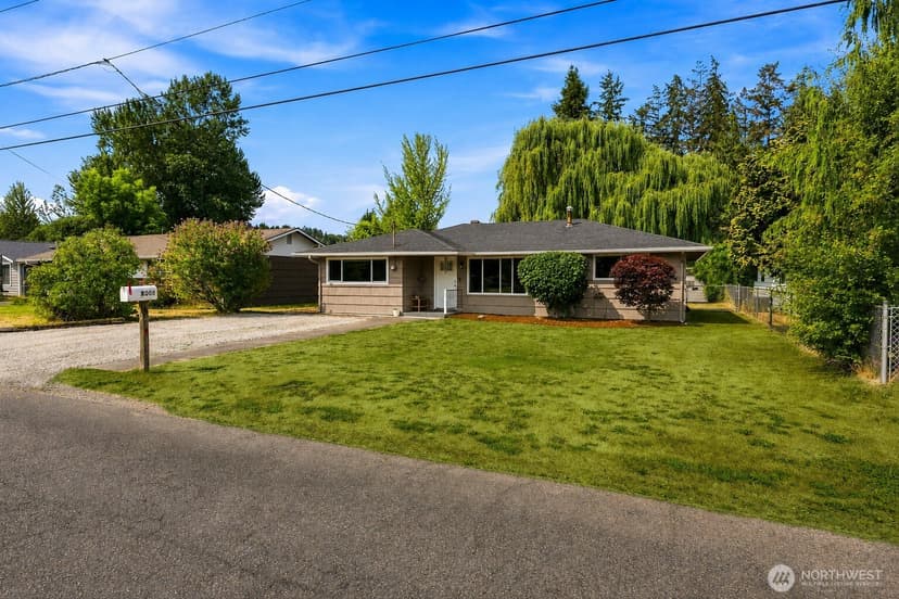 Property photo for 1008 13th Street SW, Puyallup photo 2