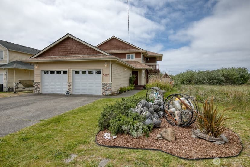 Property photo for 507 Sand Dune Avenue SW, Ocean Shores photo 3