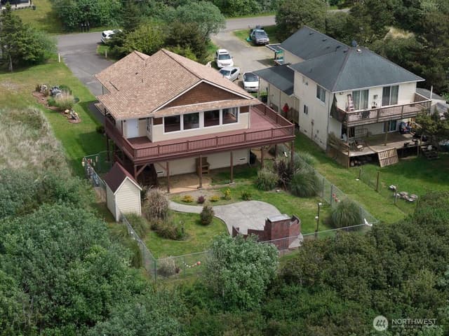 Property photo for 507 Sand Dune Avenue SW, Ocean Shores photo 2