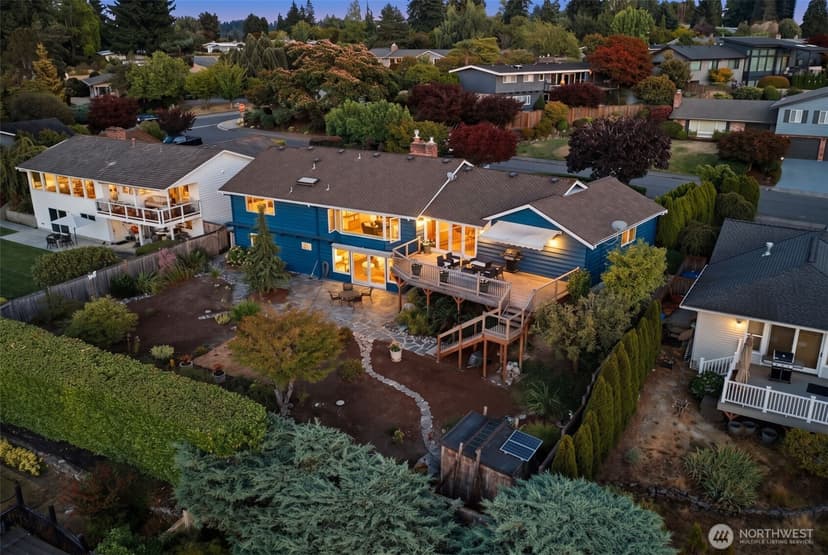 Property photo for 12168 SE 17th Place, Bellevue photo 4