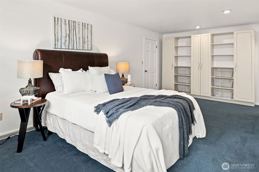 Property photo for 12168 SE 17th Place, Bellevue photo 29