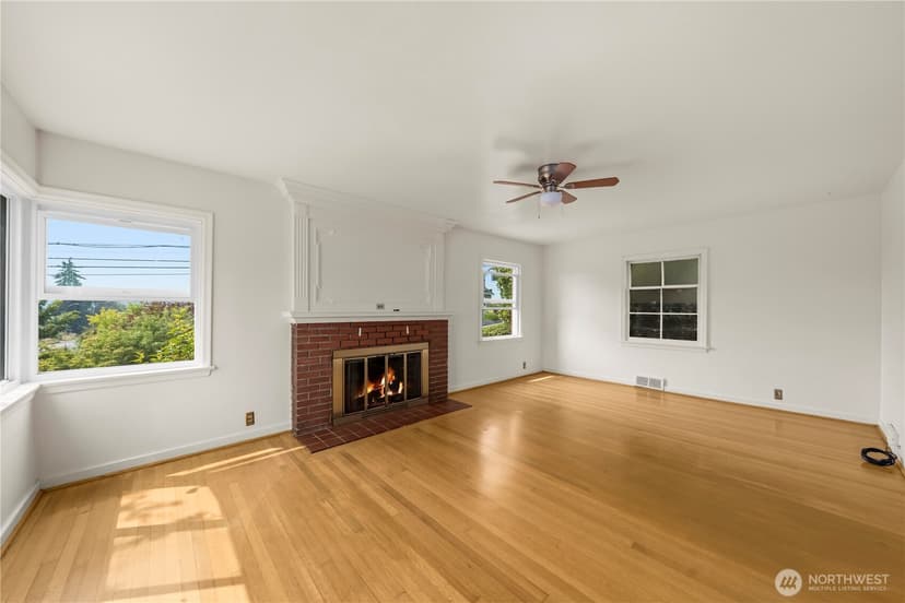 Property photo for 2016 30th Avenue S, Seattle photo 7