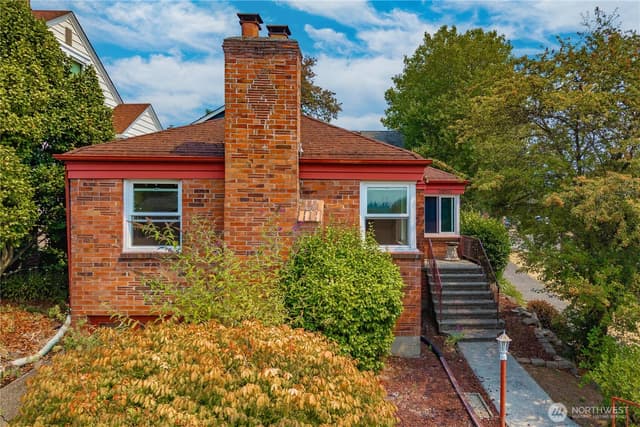 Property photo for 2016 30th Avenue S, Seattle