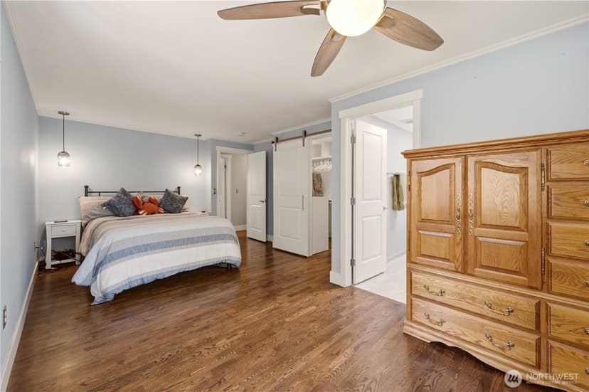 Property photo for 9219 Elwood Drive SW, Lakewood photo 15