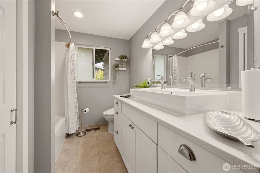 Property photo for 9219 Elwood Drive SW, Lakewood photo 20