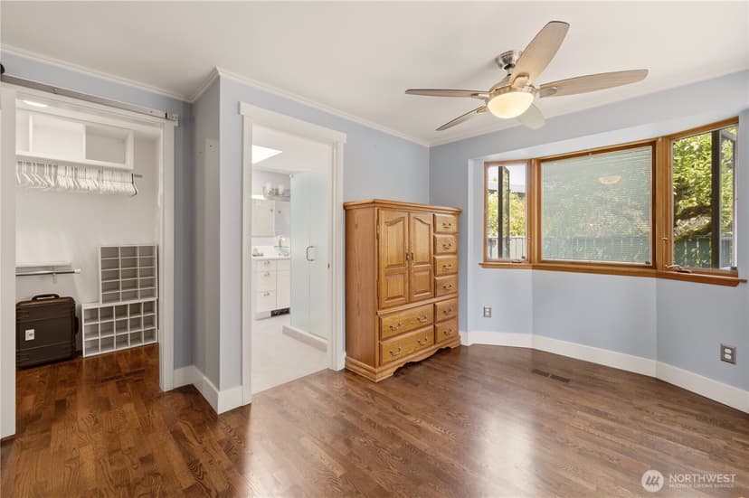 Property photo for 9219 Elwood Drive SW, Lakewood photo 17