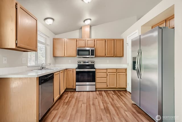 Property photo for 13004 8th Avenue E, Tacoma photo 5