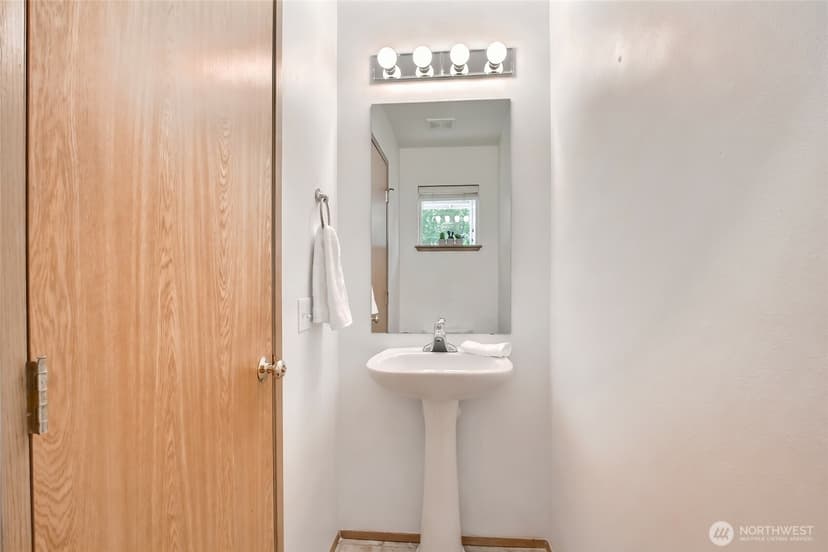 Property photo for 23704 SE 243rd Place, Maple Valley photo 7