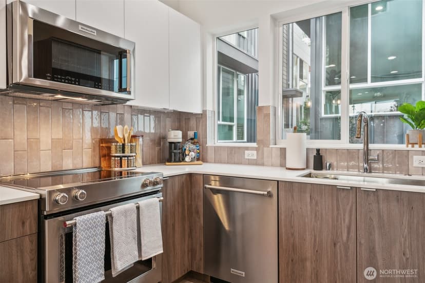 Property photo for 3410 15th Avenue W #B, Seattle photo 11