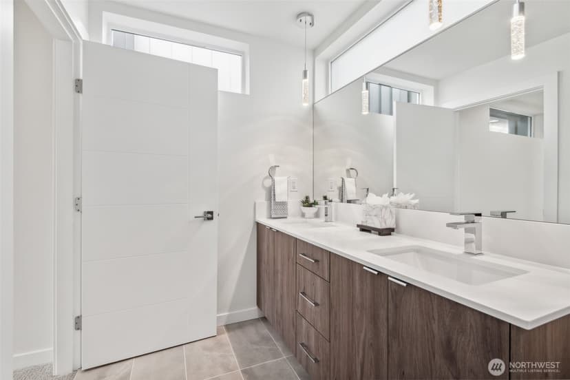 Property photo for 3410 15th Avenue W #B, Seattle photo 16