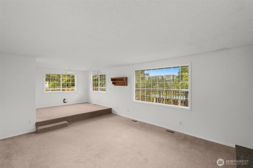 Property photo for 8516 375th Avenue SE, Snoqualmie photo 15