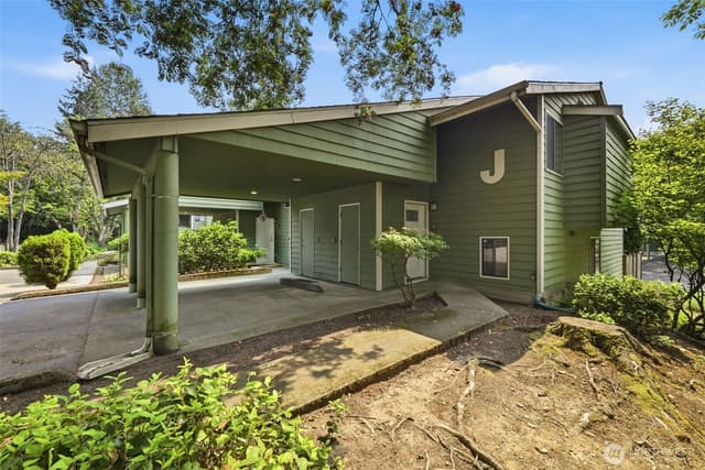 Property photo for 13229 SE 256th Street #J4, Kent