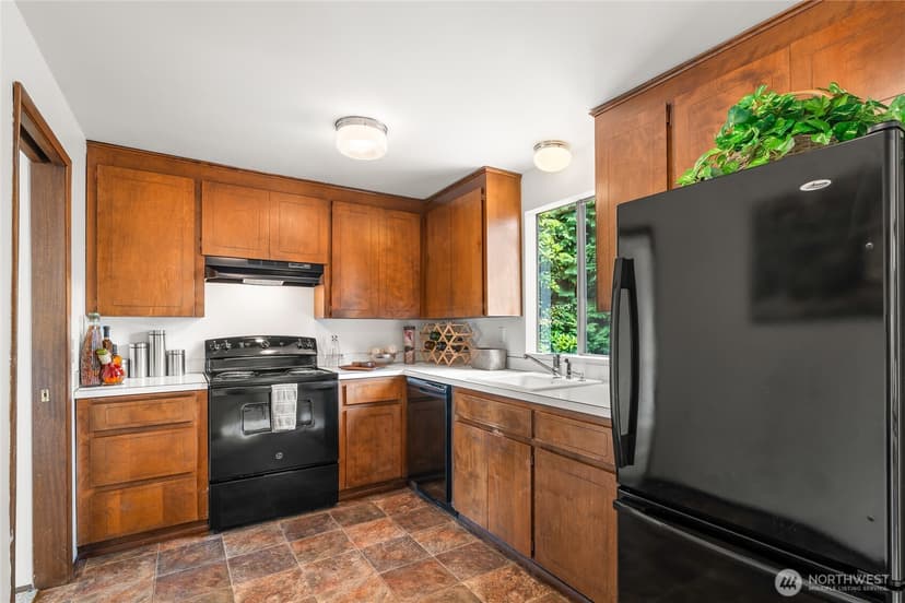 Property photo for 15112 3rd Avenue NE, Shoreline photo 8