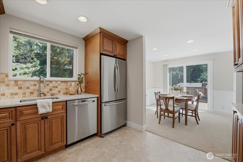Property photo for 19310 37th Avenue NE, Lake Forest Park photo 7