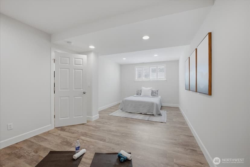Property photo for 19310 37th Avenue NE, Lake Forest Park photo 23