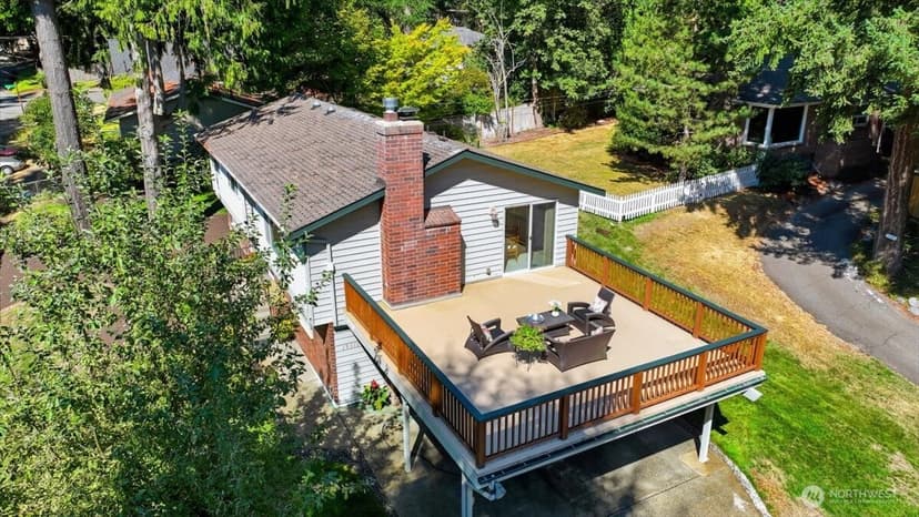 Property photo for 19310 37th Avenue NE, Lake Forest Park photo 12