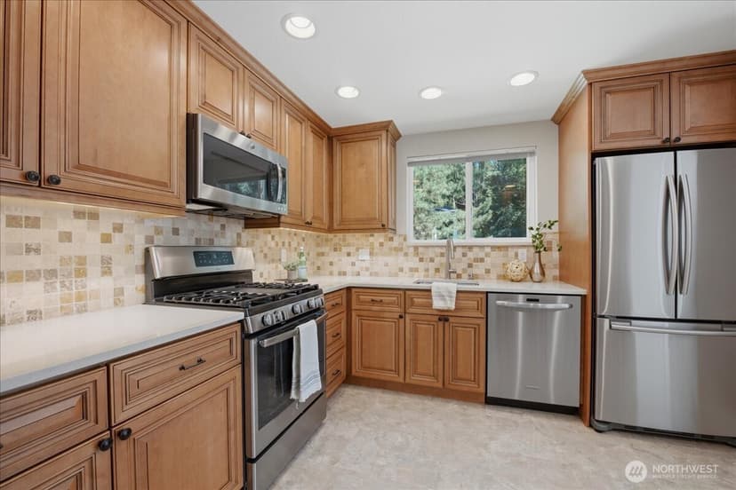 Property photo for 19310 37th Avenue NE, Lake Forest Park photo 6