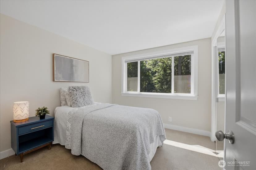 Property photo for 19310 37th Avenue NE, Lake Forest Park photo 14