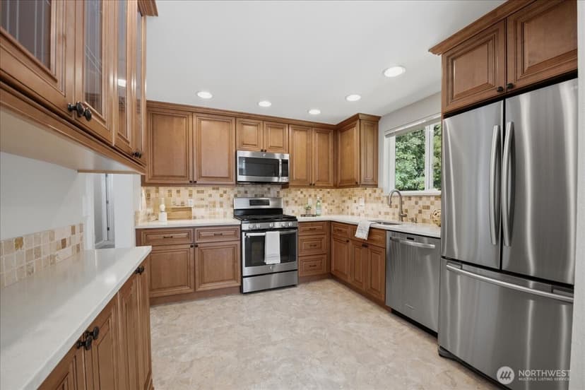 Property photo for 19310 37th Avenue NE, Lake Forest Park photo 8