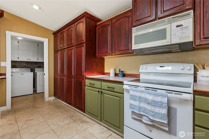 Property photo for 1201 E Lakeshore Drive, Lake Stevens photo 12