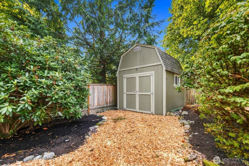 Property photo for 13666 179th Avenue NE, Redmond photo 32