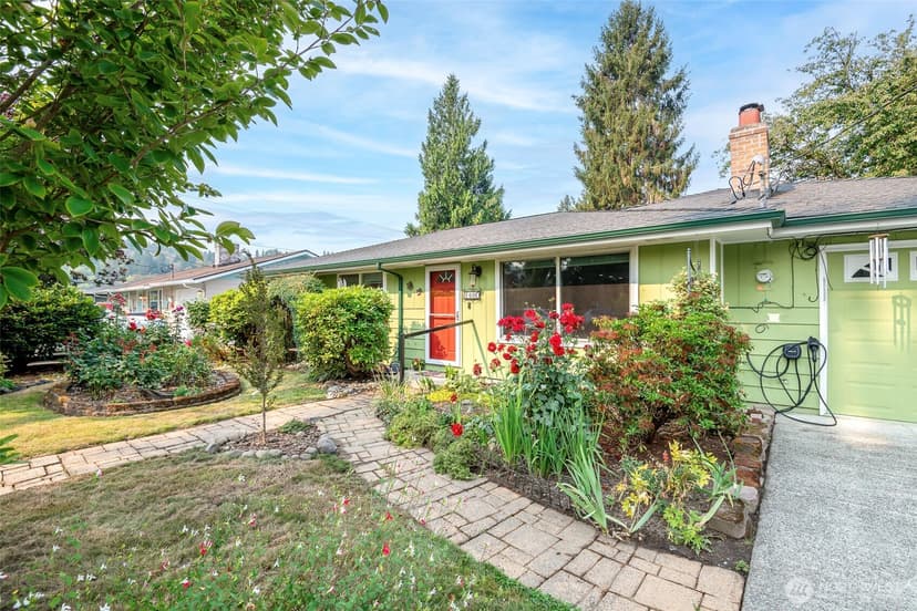 Property photo for 1110 13th Street SE, Puyallup photo 2