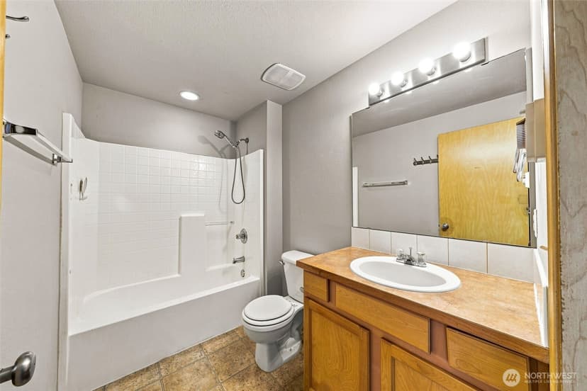 Property photo for 17925 73rd Avenue E, Puyallup photo 18