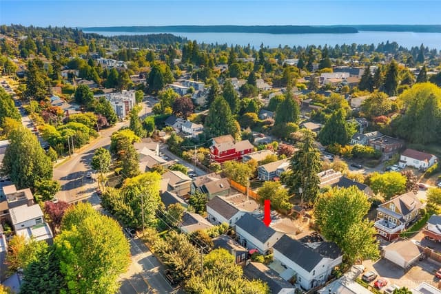 Property photo for 5615 Fauntleroy Way SW, Seattle photo 4