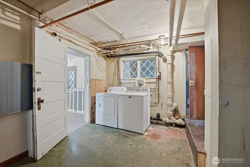 Property photo for 1532 5th Avenue W, Seattle photo 28