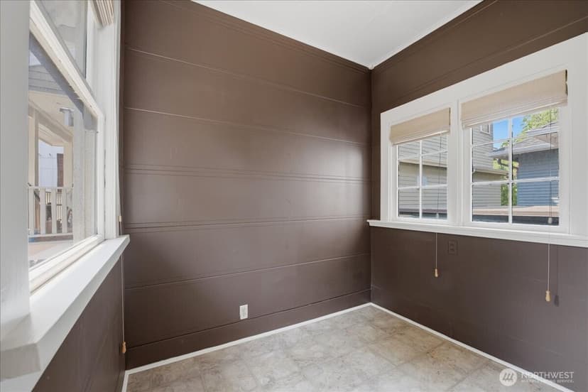 Property photo for 1532 5th Avenue W, Seattle photo 16