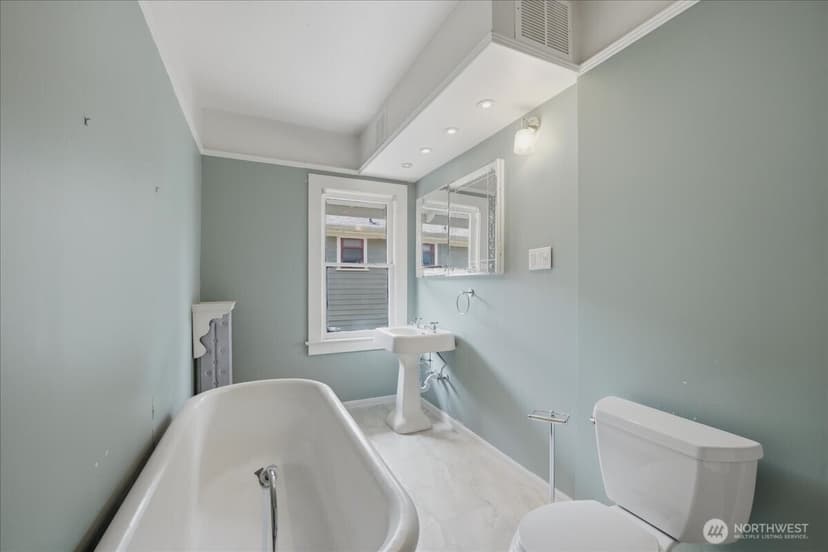 Property photo for 1532 5th Avenue W, Seattle photo 24